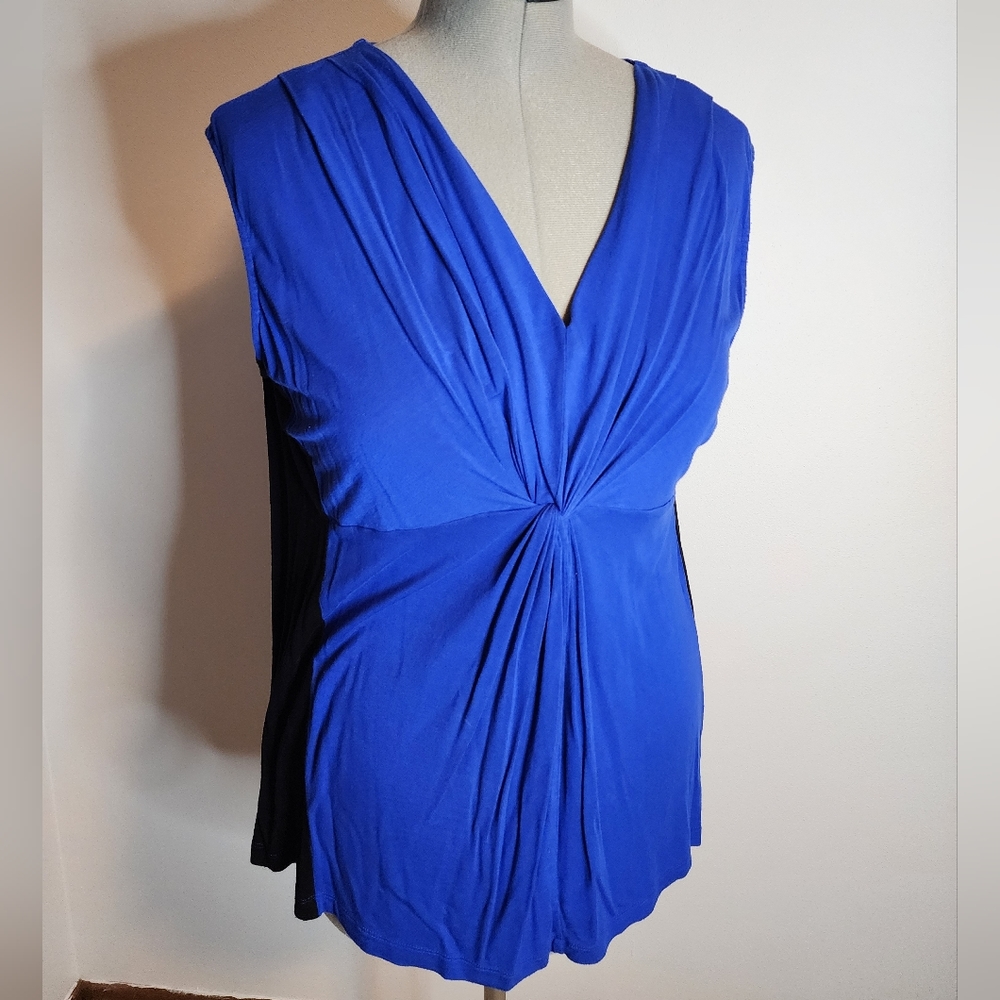 Beautiful draped front sleeveless color block shirt